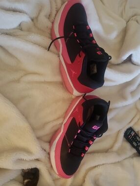 Jordan Kids Black and Pink Low-Top Sneakers